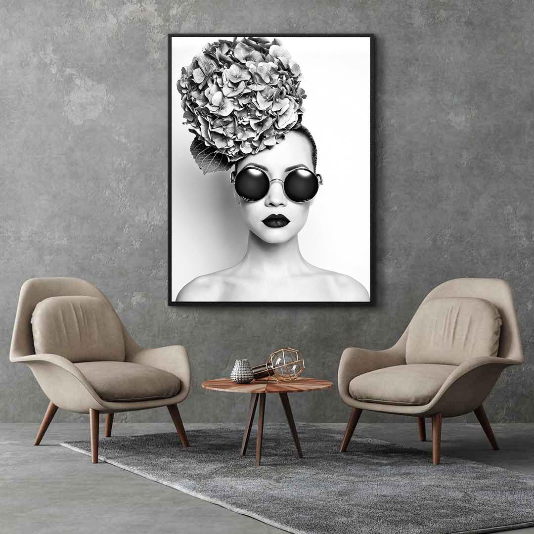 Tablou Canvas - Fata cu ochelari si floare pe cap